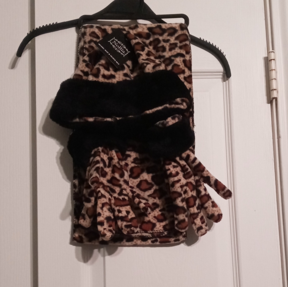 Leopard Print Scarf Set